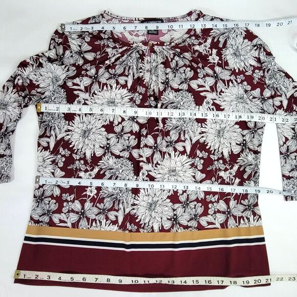 Liz Claiborne Career Petite maroon white black floral tunic top petite large - Picture 6 of 6